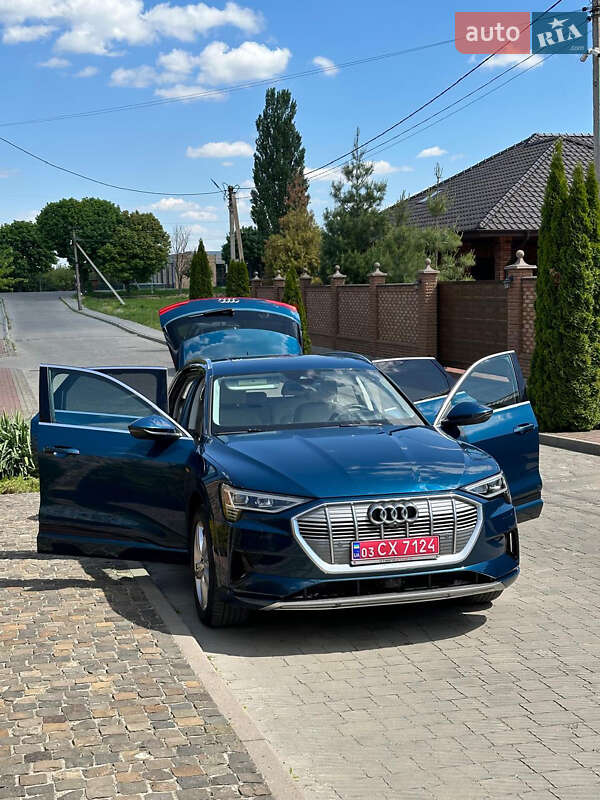 Audi E-tron (2019)