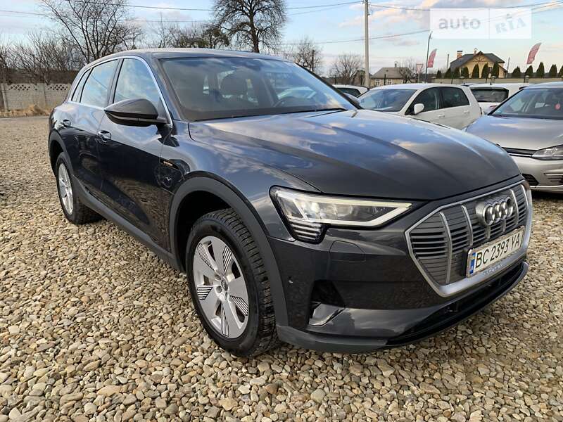 Audi E-tron (2019)
