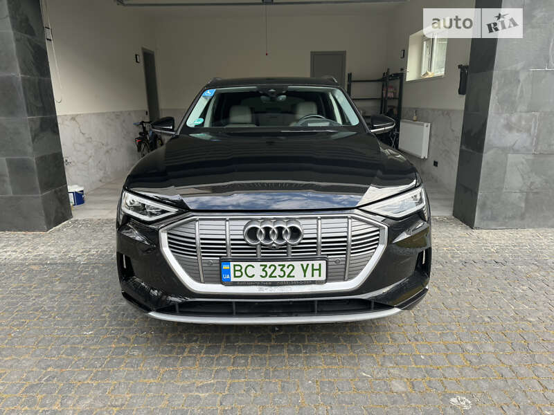 Audi E-tron (2020)
