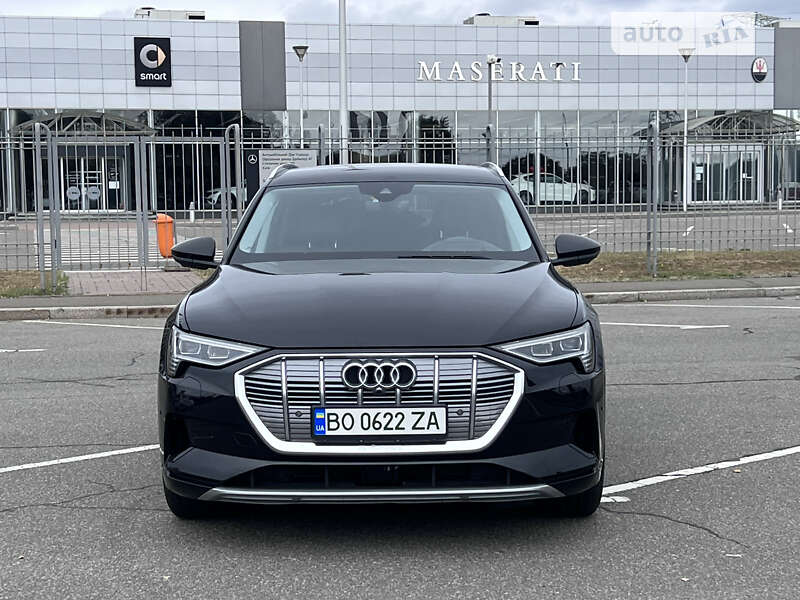Audi E-tron (2019)