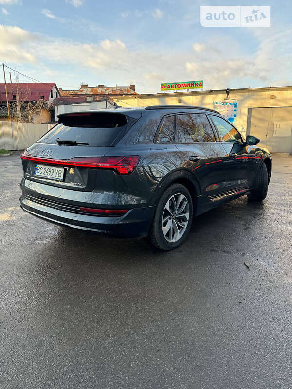 Audi E-tron (2021)
