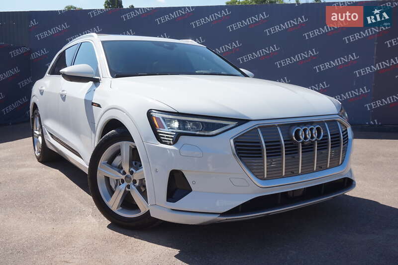 Audi E-tron (2019)
