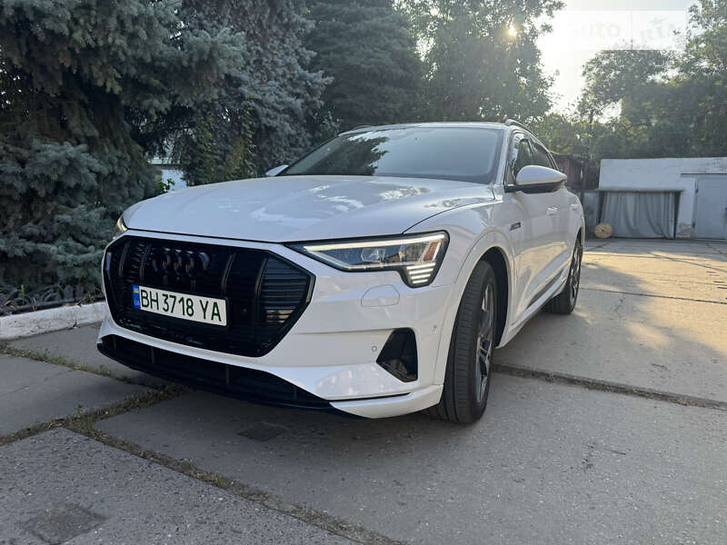 Audi E-tron (2022)