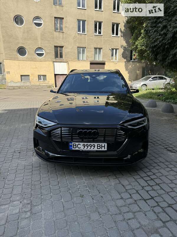 Audi E-tron (2020)
