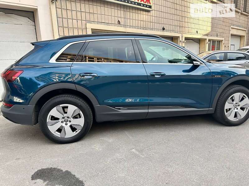 Audi E-tron (2020)
