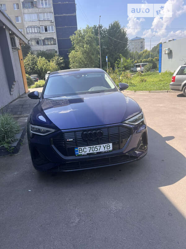 Audi E-tron (2022)