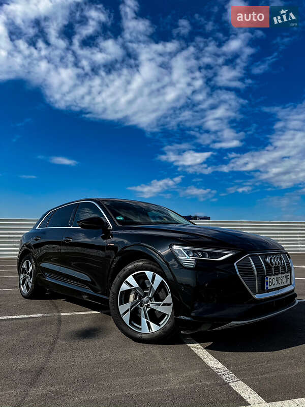 Audi E-tron (2019)