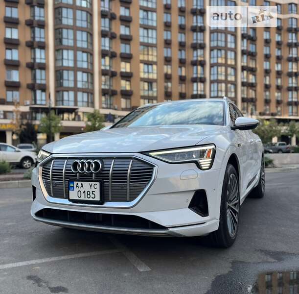Audi E-tron (2019)
