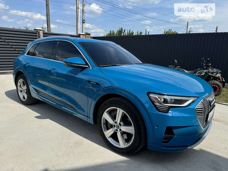 Audi E-tron (2019)