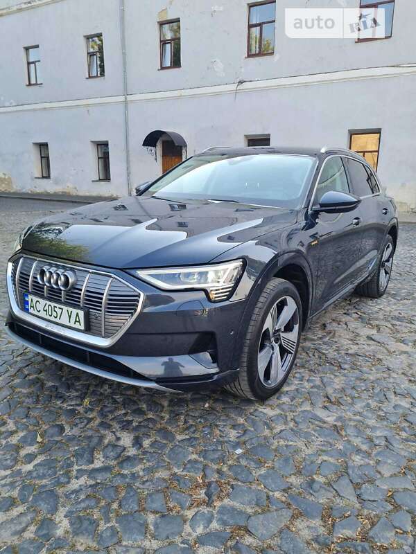 Audi E-tron (2019)