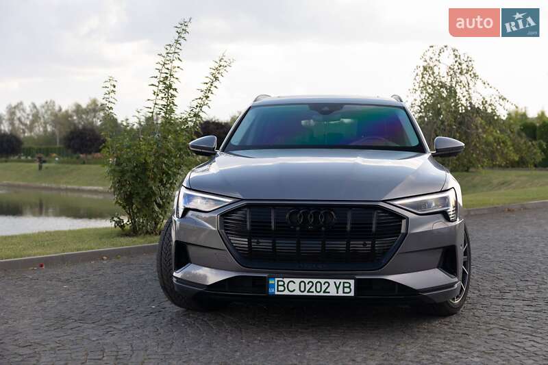 Audi E-tron (2020)