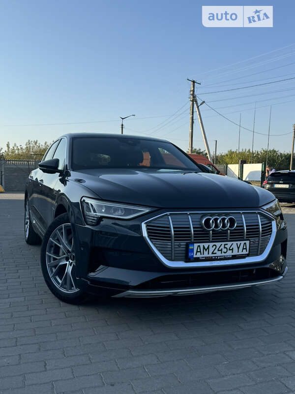 Audi E-tron (2019)