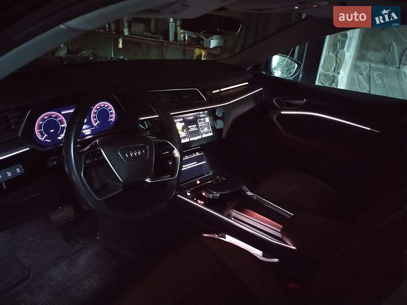 Audi E-tron (2021)