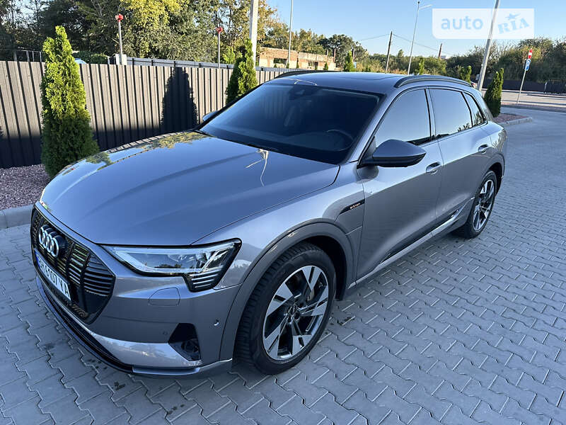 Audi E-tron (2021)