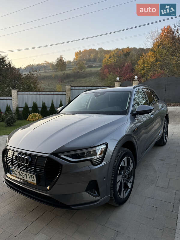 Audi E-tron (2020)