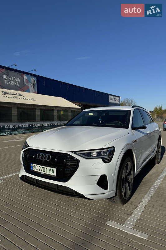 Audi E-tron (2019)
