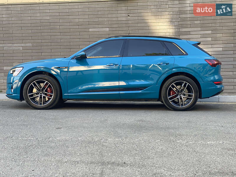 Audi E-tron (2019)