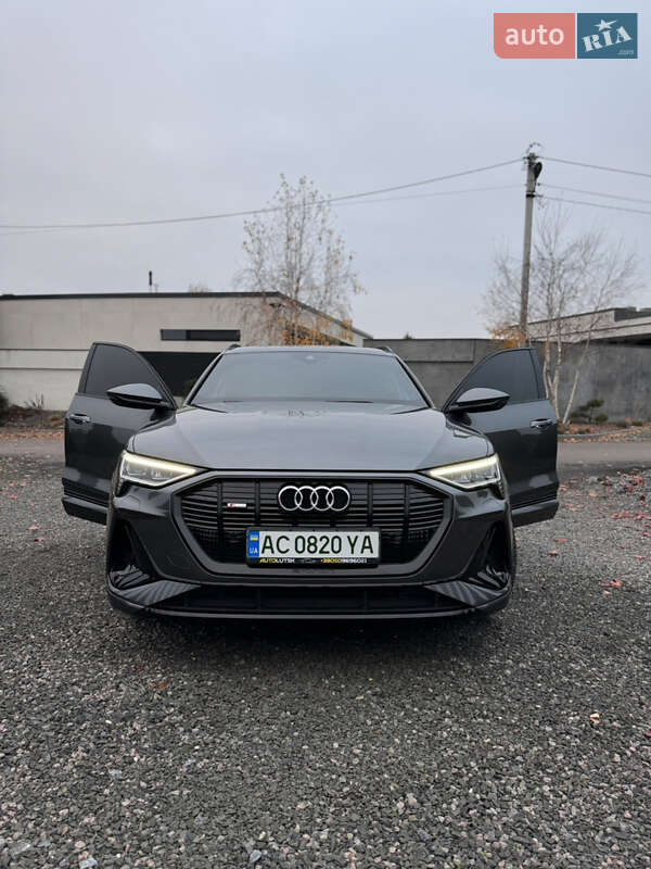 Audi E-tron (2019)