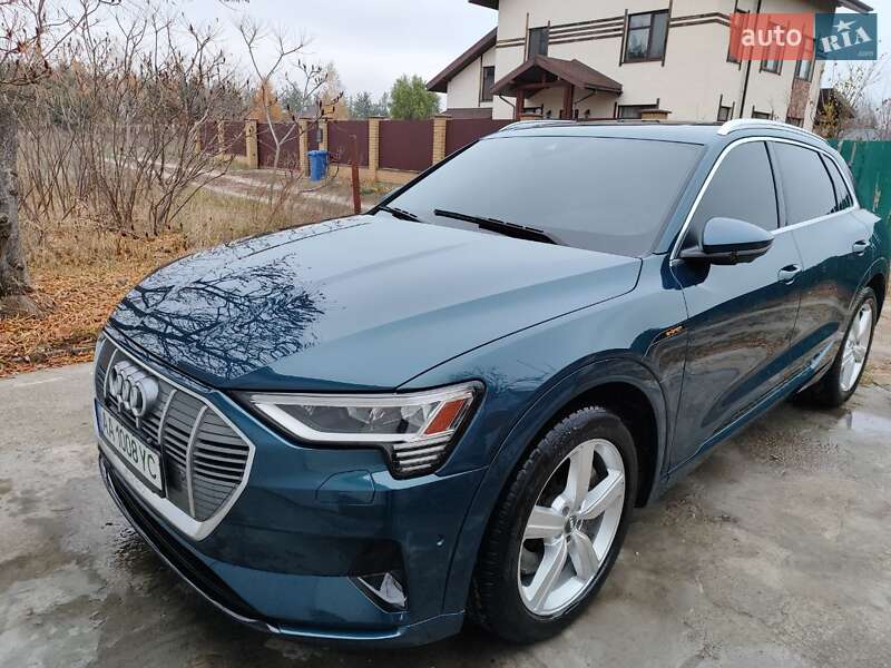 Audi E-tron (2019)