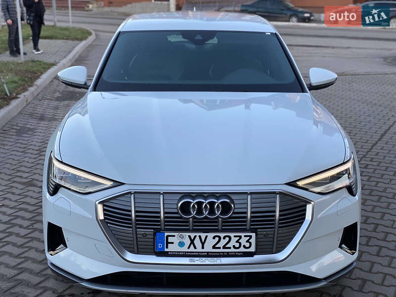 Audi E-tron (2019)