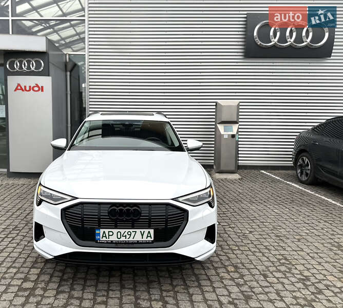Audi E-tron (2022)