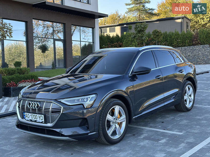 Audi E-tron (2019)