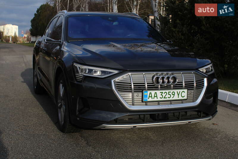 Audi E-tron (2019)