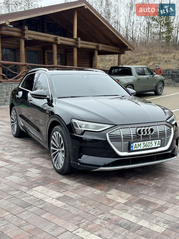 Audi E-tron (2019)