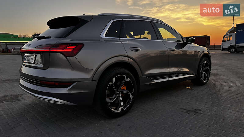 Audi E-tron (2019)