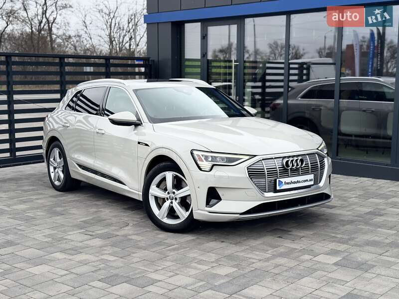 Audi E-tron (2019)