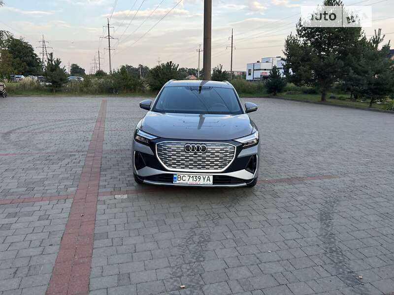 Audi Q4 e-tron (2022)