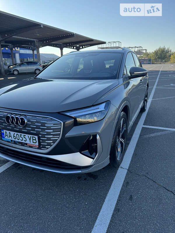 Audi Q4 e-tron (2023)