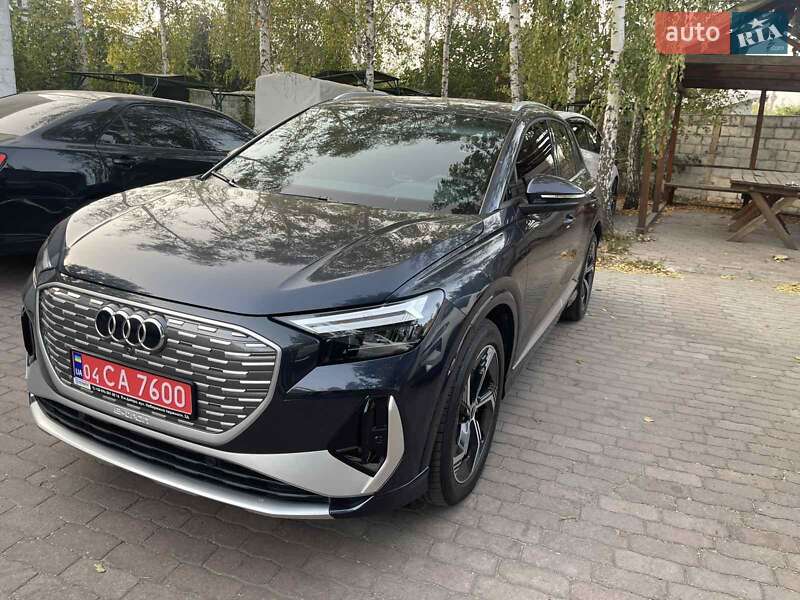 Audi Q4 e-tron (2022)