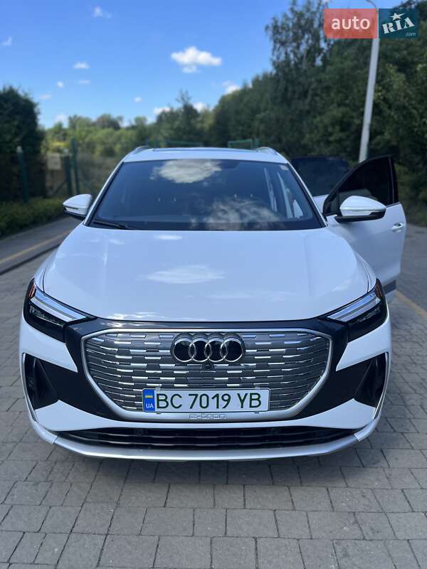 Audi Q4 e-tron (2023)