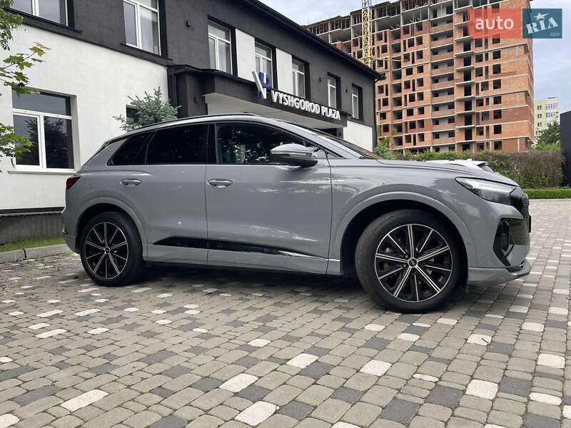 Audi Q4 e-tron (2022)