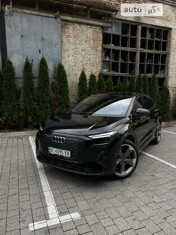 Audi Q4 e-tron (2022)