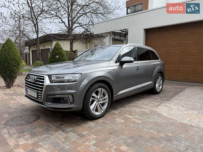 Audi Q7 (2017)
