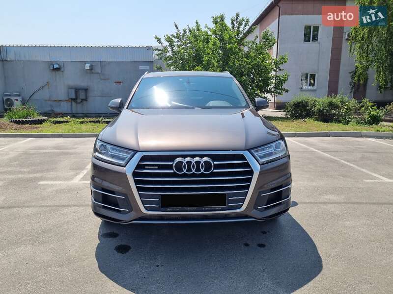 Audi Q7 (2017)