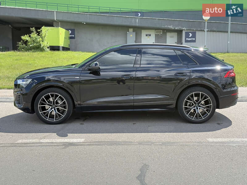 Audi Q8 (2019)