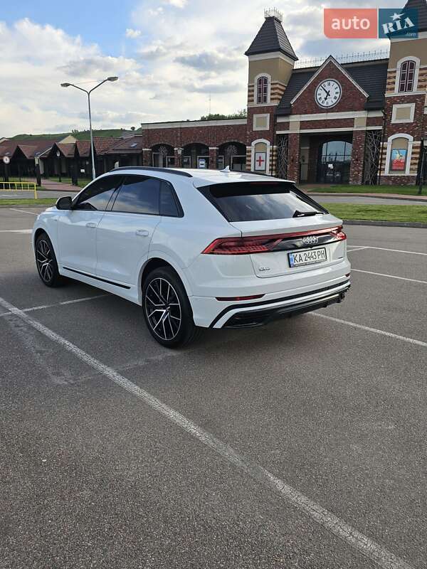Audi Q8 (2019)