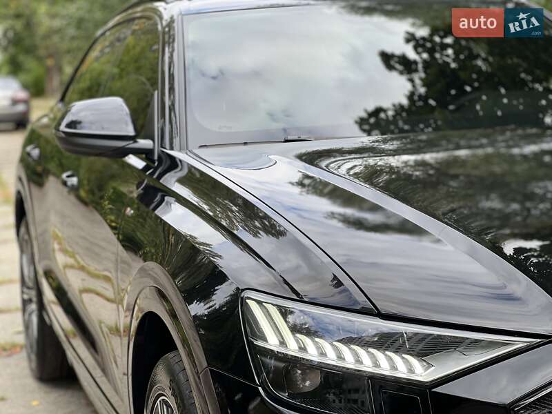 Audi Q8 (2020)