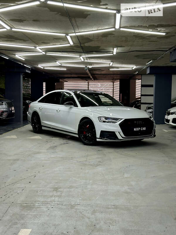 Audi S8 (2020)
