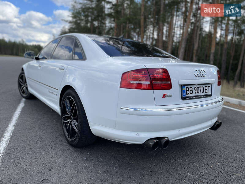 Audi S8 (2008)
