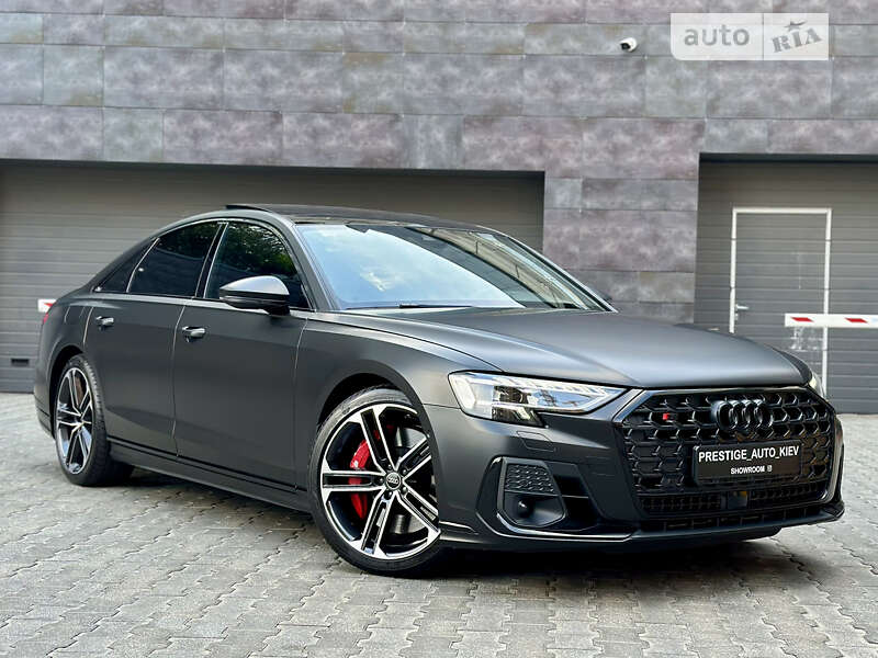 Audi S8 (2023)