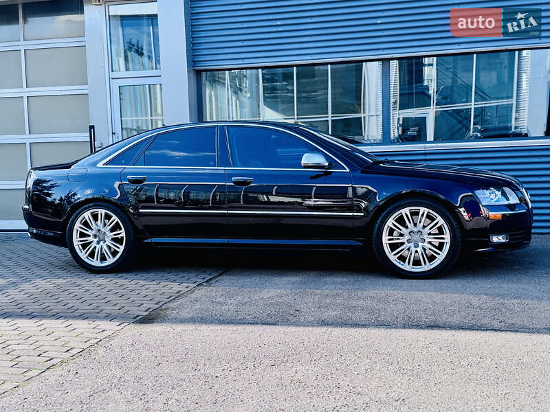 Audi S8 (2008)