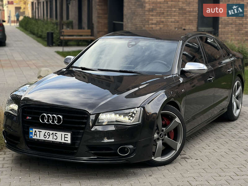 Audi S8 (2013)