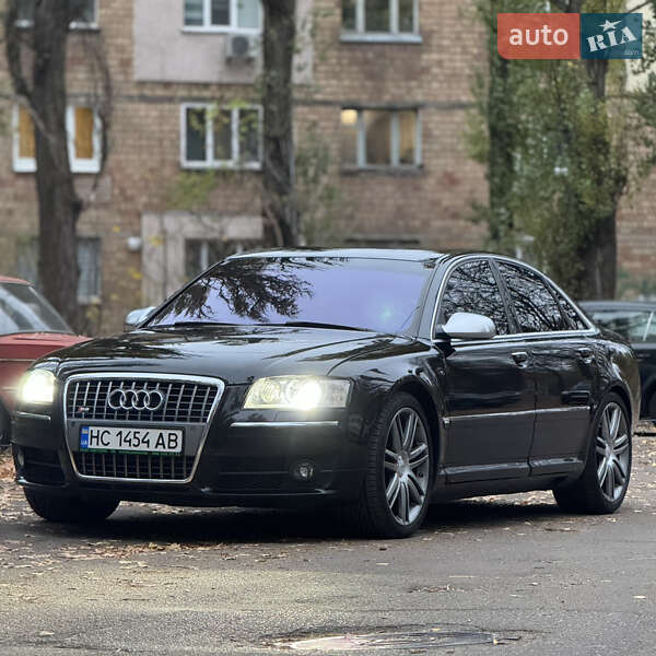 Audi S8 (2007)