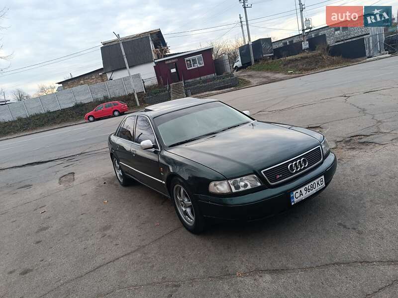 Audi S8 (1999)