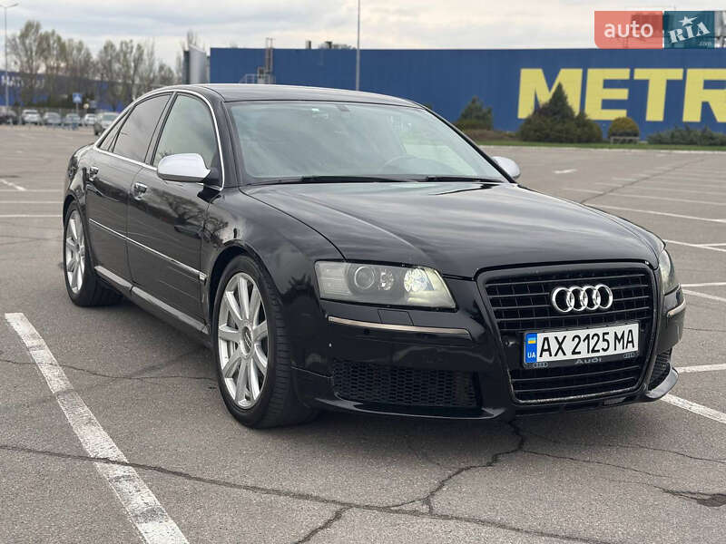 Audi S8 (2007)