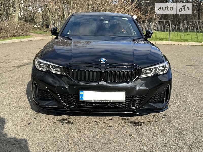 Bmw 330xi (2019)